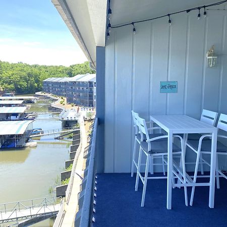 B Lakefront! Remodeled, Boat Slip, Patio Views, Pool, Boat Ramp, Wifi شاطئ أوسيدج المظهر الخارجي الصورة