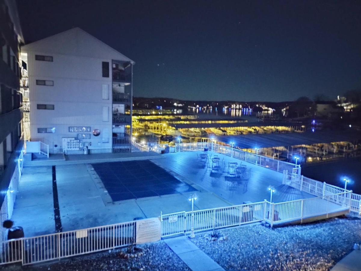 B Lakefront! Remodeled, Boat Slip, Patio Views, Pool, Boat Ramp, Wifi شاطئ أوسيدج المظهر الخارجي الصورة