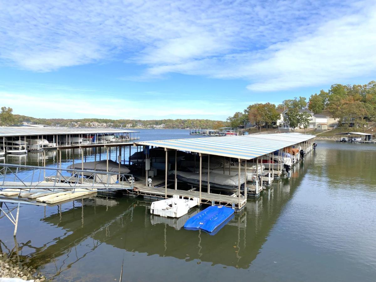 B Lakefront! Remodeled, Boat Slip, Patio Views, Pool, Boat Ramp, Wifi شاطئ أوسيدج المظهر الخارجي الصورة