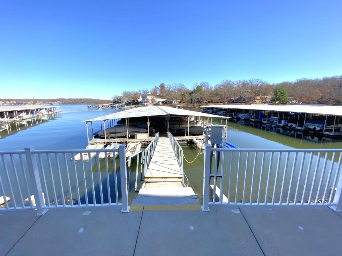 B Lakefront! Remodeled, Boat Slip, Patio Views, Pool, Boat Ramp, Wifi شاطئ أوسيدج المظهر الخارجي الصورة