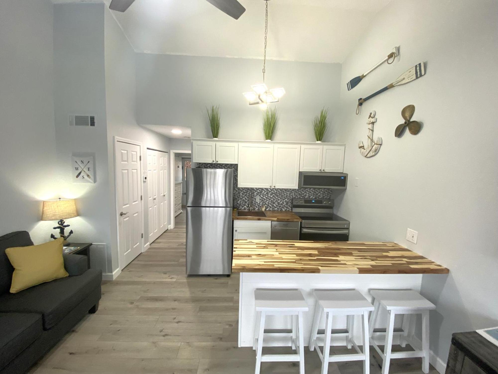 B Lakefront! Remodeled, Boat Slip, Patio Views, Pool, Boat Ramp, Wifi شاطئ أوسيدج المظهر الخارجي الصورة