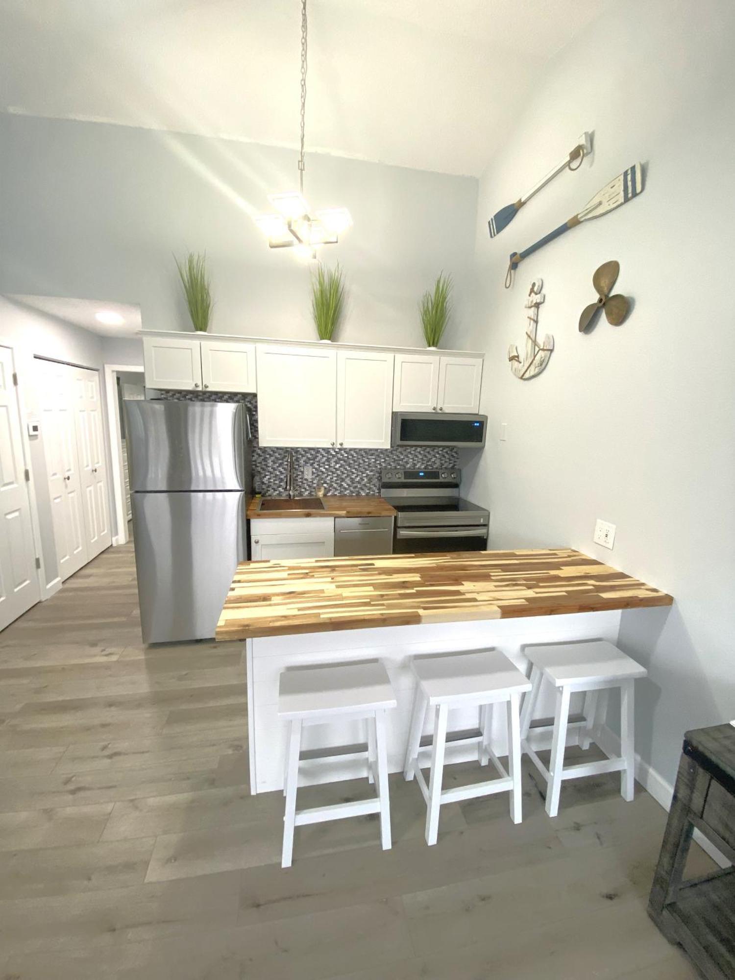 B Lakefront! Remodeled, Boat Slip, Patio Views, Pool, Boat Ramp, Wifi شاطئ أوسيدج المظهر الخارجي الصورة