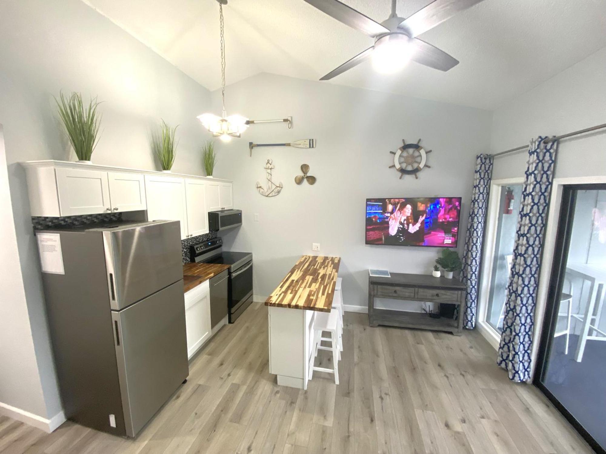 B Lakefront! Remodeled, Boat Slip, Patio Views, Pool, Boat Ramp, Wifi شاطئ أوسيدج المظهر الخارجي الصورة