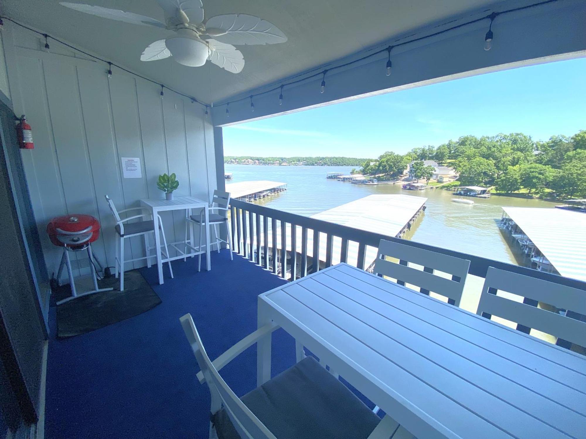 B Lakefront! Remodeled, Boat Slip, Patio Views, Pool, Boat Ramp, Wifi شاطئ أوسيدج المظهر الخارجي الصورة