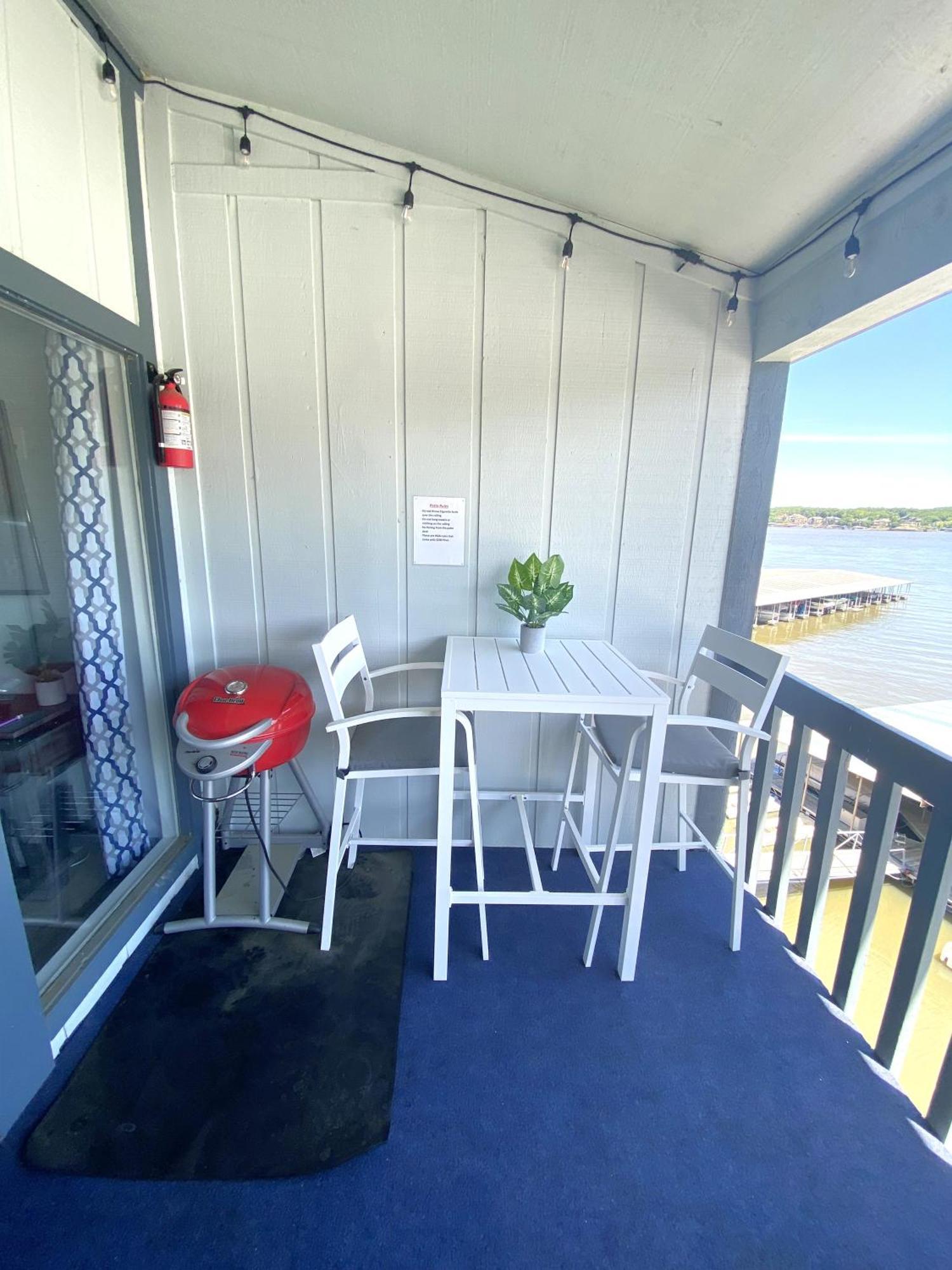 B Lakefront! Remodeled, Boat Slip, Patio Views, Pool, Boat Ramp, Wifi شاطئ أوسيدج المظهر الخارجي الصورة