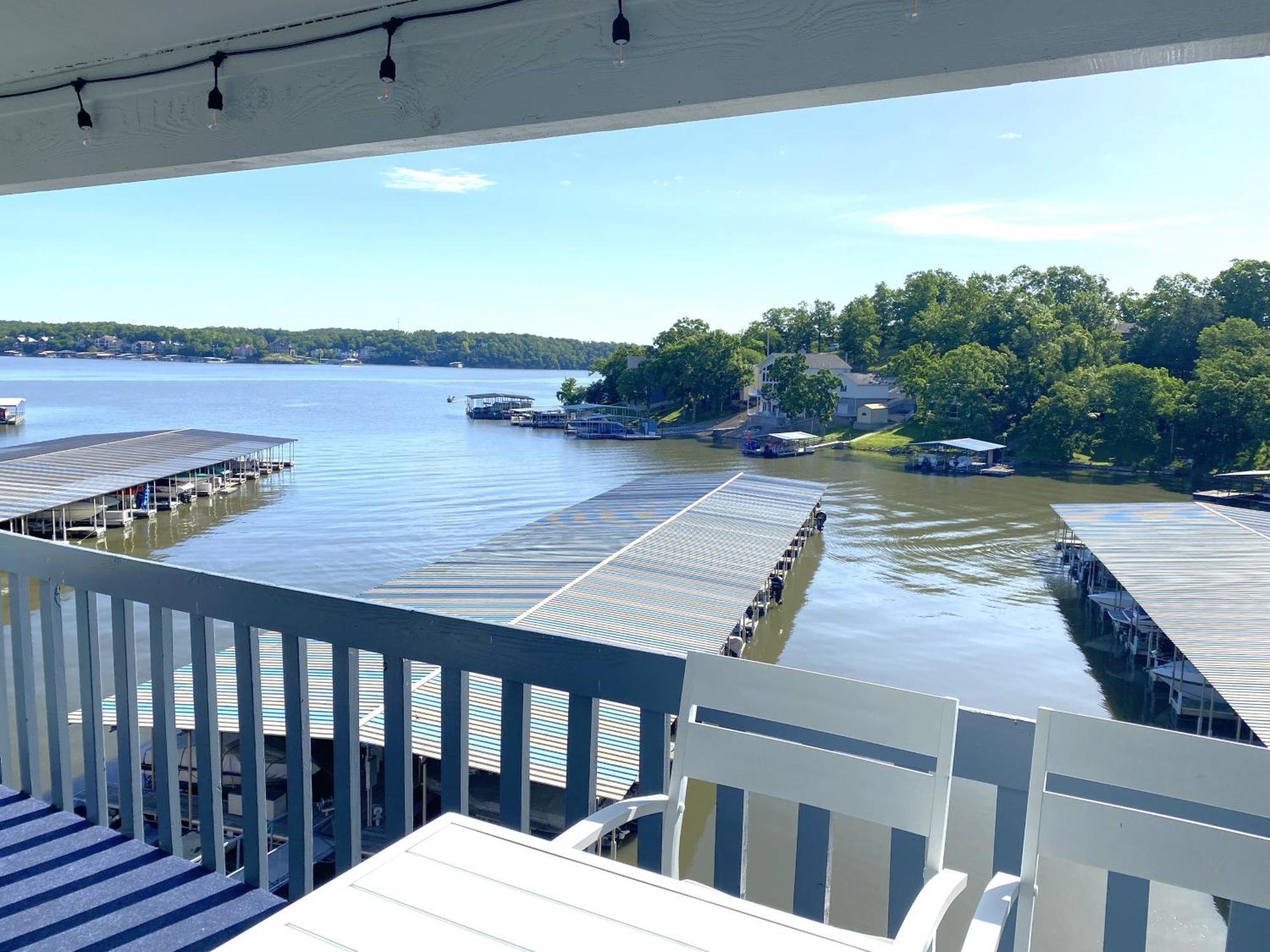 B Lakefront! Remodeled, Boat Slip, Patio Views, Pool, Boat Ramp, Wifi شاطئ أوسيدج المظهر الخارجي الصورة